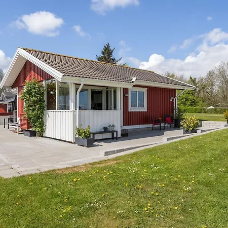 Anastacia - 75m From The Sea By Interhome *